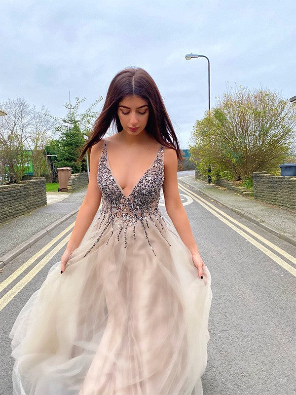 Vestidos de corte A/princesa con tul, lentejuelas, escote en V, sin mangas y cola larga