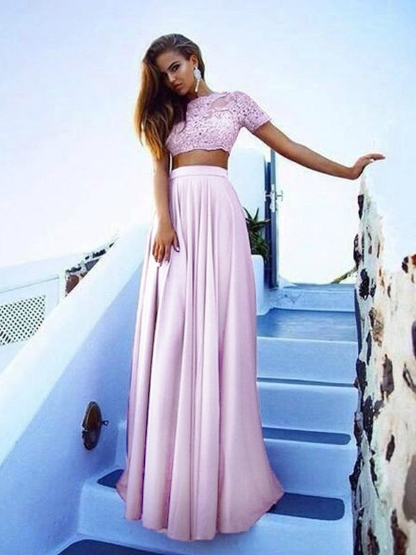 Abiti in due pezzi in raso e pizzo, a trapezio/principessa, con maniche corte, a barca e lunghezza al pavimento