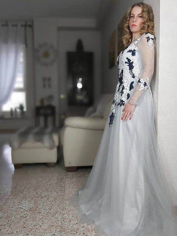 Vestidos de corte A/princesa con mangas largas, apliques de tul, escote en V y largo hasta el suelo