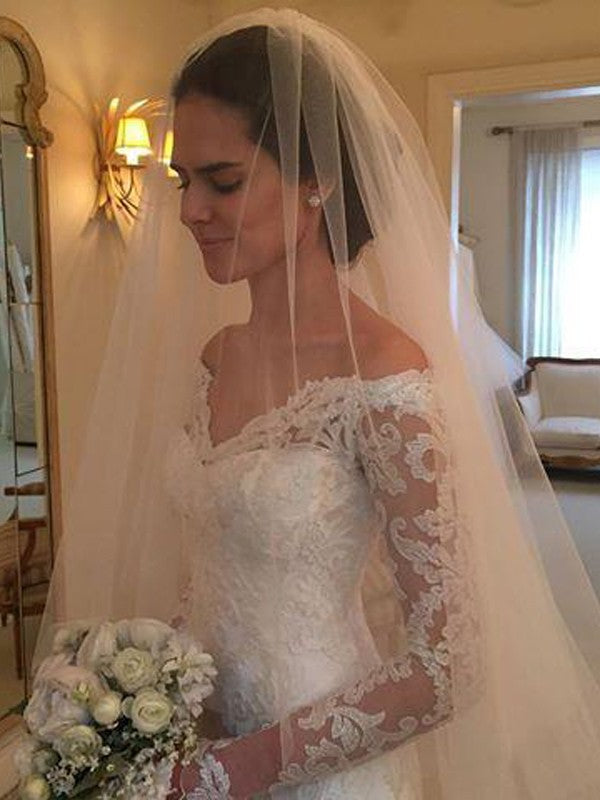Ivory Off-the-Shoulder Lace Sheath Wedding Dress