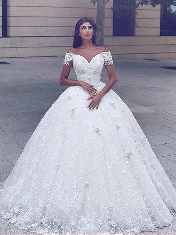 Vestidos de novia sin mangas con tirantes y encaje hasta el suelo