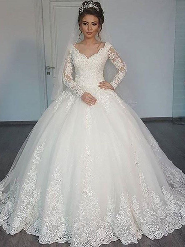 Vestidos de novia de tul con escote en V, mangas largas y corte evasé