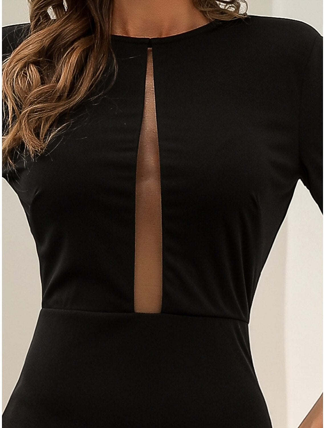 Vestido de noche elegante de corte sirena/trompeta negro, vestido formal de otoño, cola de corte, manga larga, cuello joya, tela con pliegues