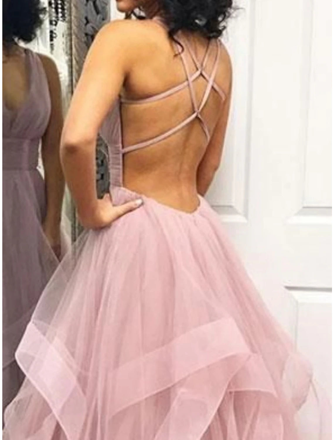 Vestido de fiesta con capas plisadas para invitada de boda, quinceañera, largo hasta el suelo, sin mangas, escote en V, organza, espalda descubierta y volantes cruzados 2025