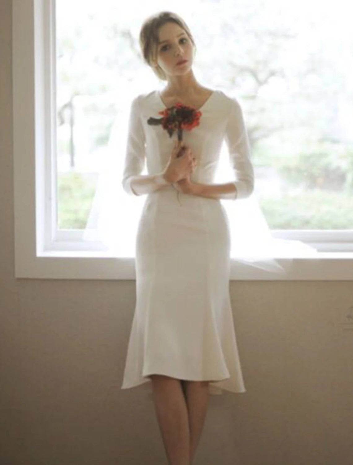 Abiti da sposa autunnali, abiti da sposa bianchi, abiti da sposa a sirena/tromba, scollo a V, maniche a 3/4, asimmetrici, in raso, con abiti da sposa estivi per feste di matrimonio.