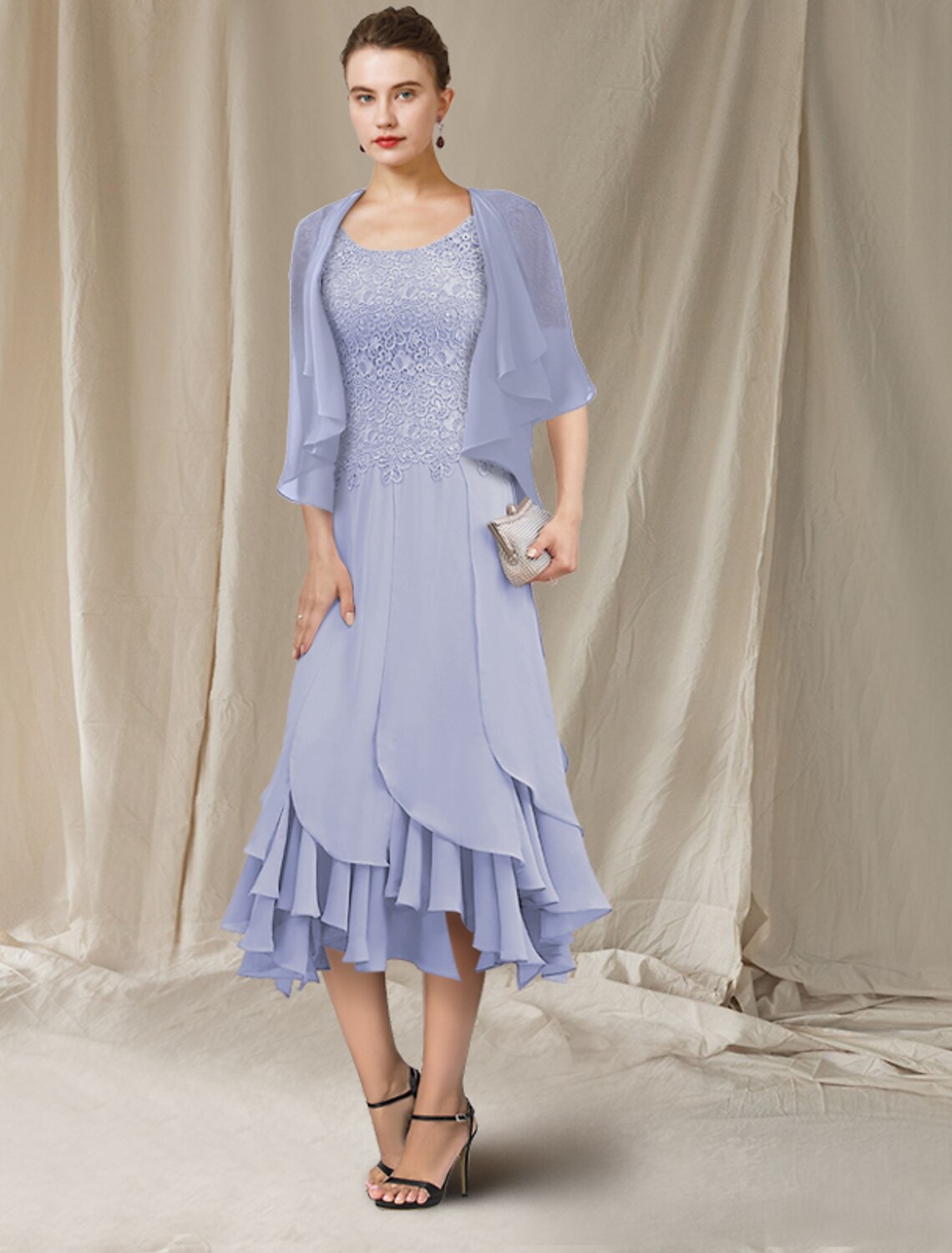 Vestido elegante de sirena/trompeta para madre de la novia, cuello joya alto y bajo, asimétrico, largo hasta la rodilla, de gasa con encaje, manga corta, cruzado incluido con volantes de encaje