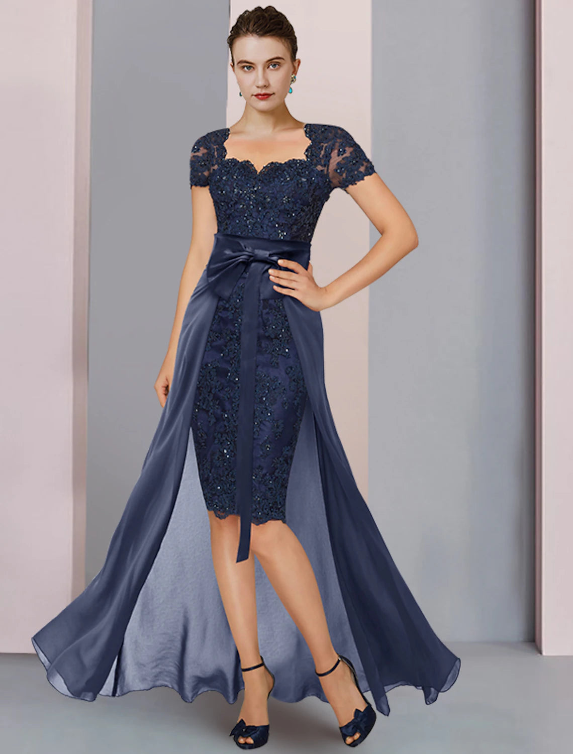 Vestido de dos piezas para madre de la novia, estilo tubo/columna, formal, para invitada de boda, elegante, escote cuadrado, largo hasta la rodilla, de gasa, con encaje, manga corta y lazo(s) con abalorios.
