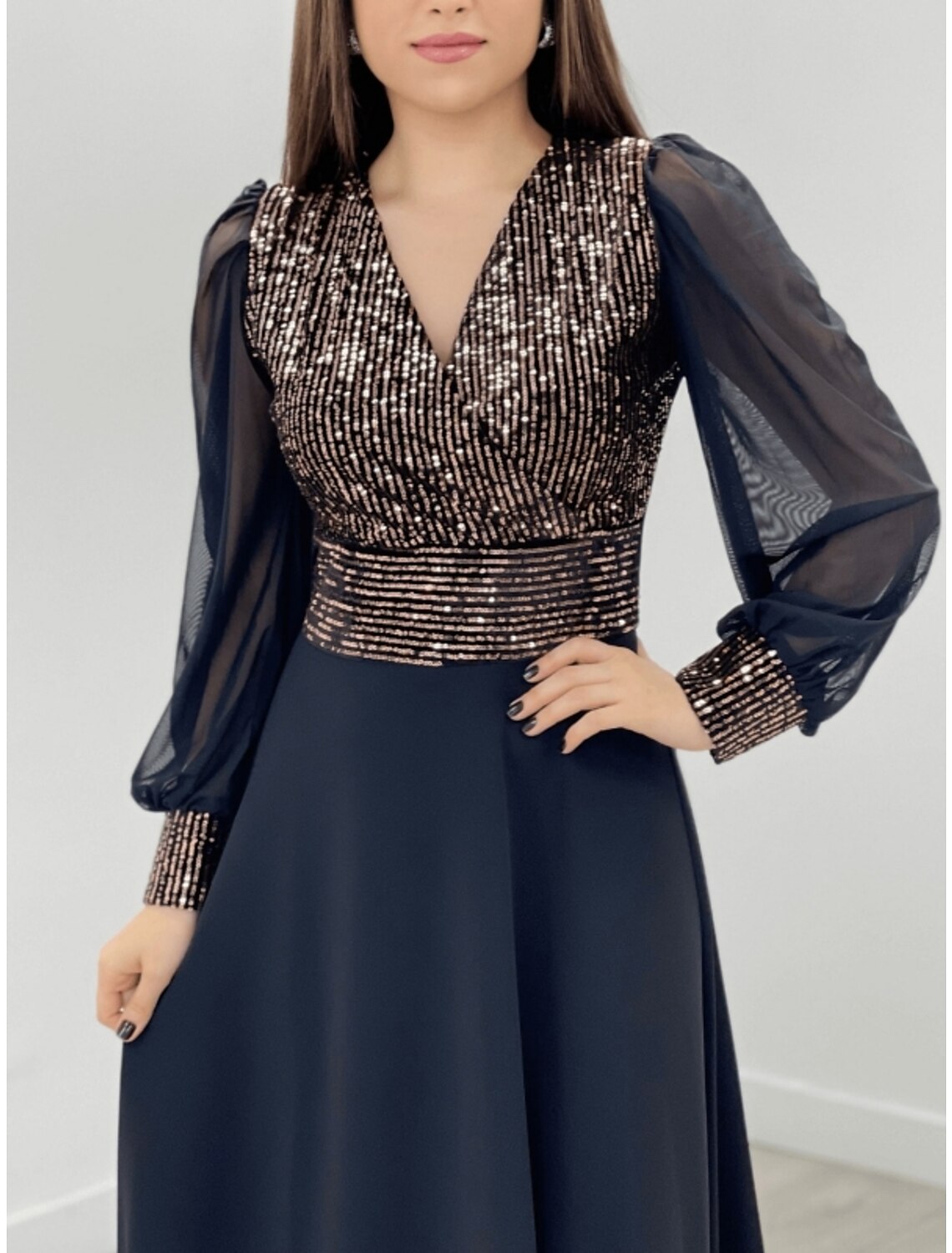 Abito da sera a trapezio, scintillante e brillante, per invitati a nozze formali, lungo fino al pavimento, manica lunga, scollo a V, in chiffon con pieghe glitterate