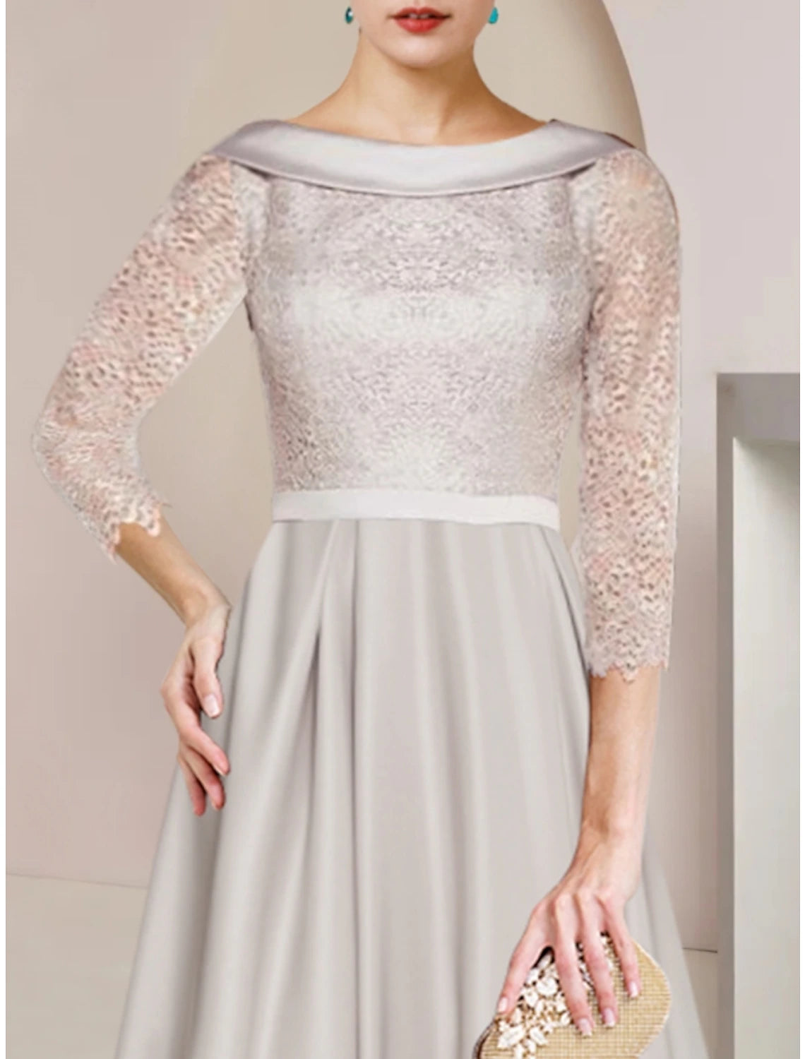 Abito da cerimonia per la madre della sposa, a tubino, elegante e minimalista, con scollo a barchetta, lunghezza tè, in raso e pizzo, mezza manica con arricciature