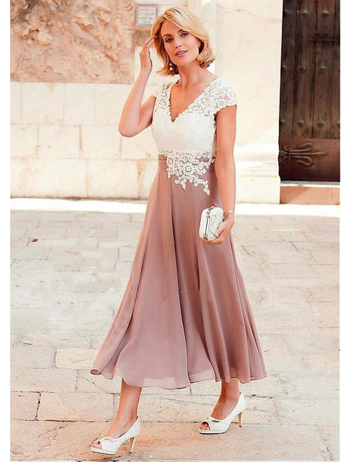 Vestido de madre de la novia de corte A, talla grande, escote en V, largo hasta la rodilla, de gasa, encaje, manga corta con fruncido de encaje