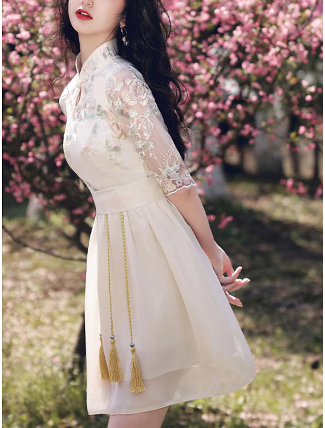 Vestido de graduación elegante estilo chino de corte A, cuello alto, media manga, corto/mini de gasa con bordado de borlas