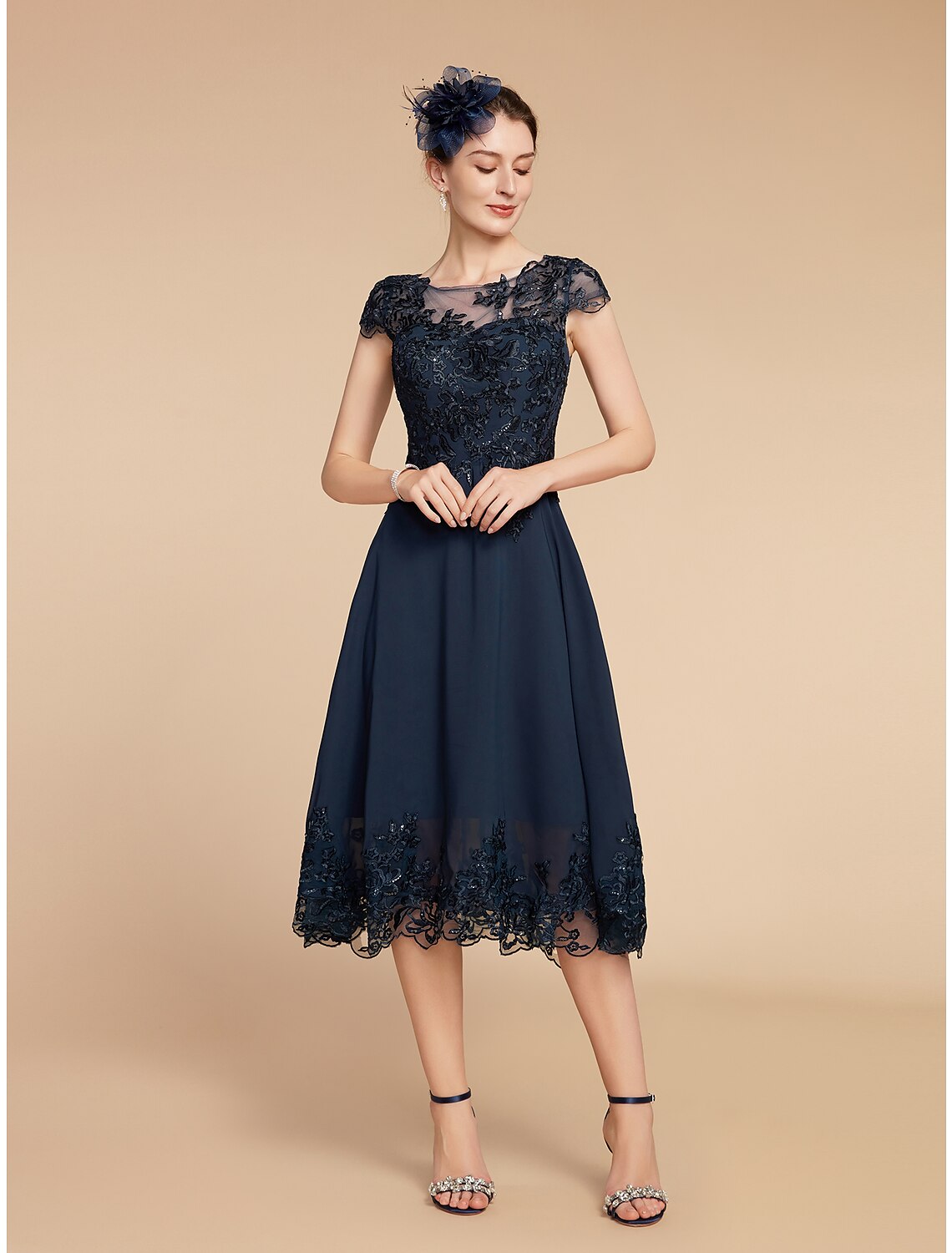 Vestido de madre de la novia de corte A, elegante, estilo vintage, con escote redondo, largo hasta la rodilla, de encaje, manga 3/4 con apliques de lentejuelas.