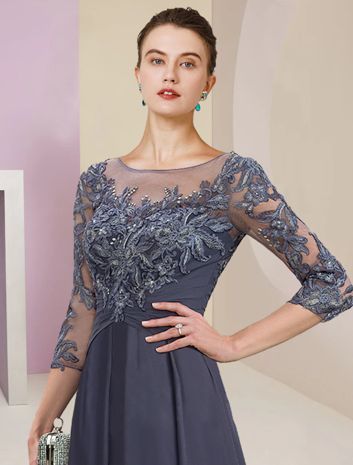 Abito da cerimonia per la madre della sposa, a tubino, semplice ed elegante, con scollo a gioiello, lunghezza alla caviglia, in chiffon, pizzo, manica a 3/4 con pieghe e paillettes