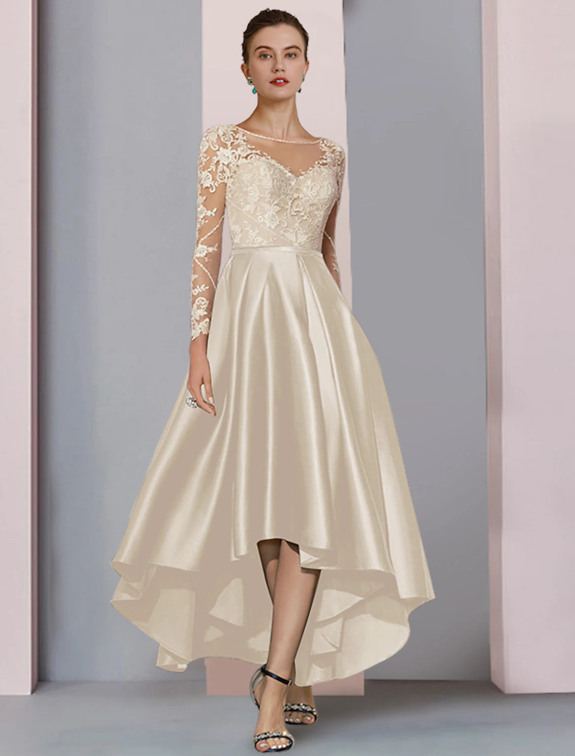 Abito da cerimonia per la madre della sposa, a trapezio, elegante, con scollo a barchetta, asimmetrico, lunghezza tè, in raso, pizzo, maniche lunghe, con pieghe e applicazioni di perline