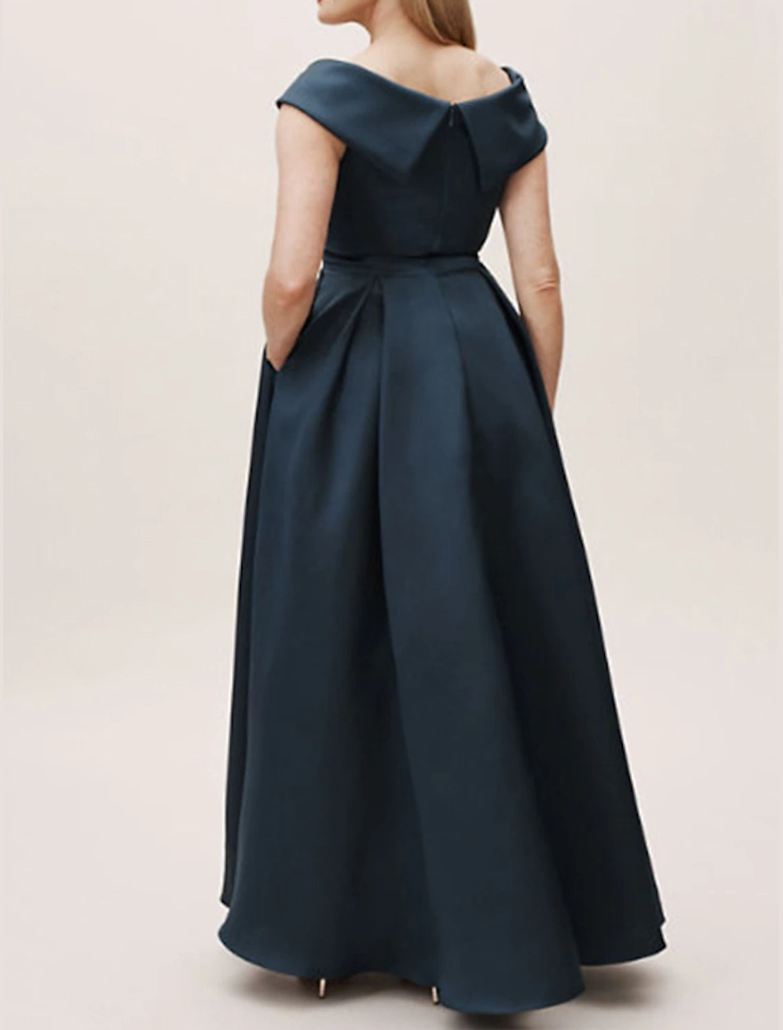 Abito da sera formale a trapezio, taglie forti, con spalle scoperte, manica corta, lunghezza al pavimento, in raso con pieghe e arricciature