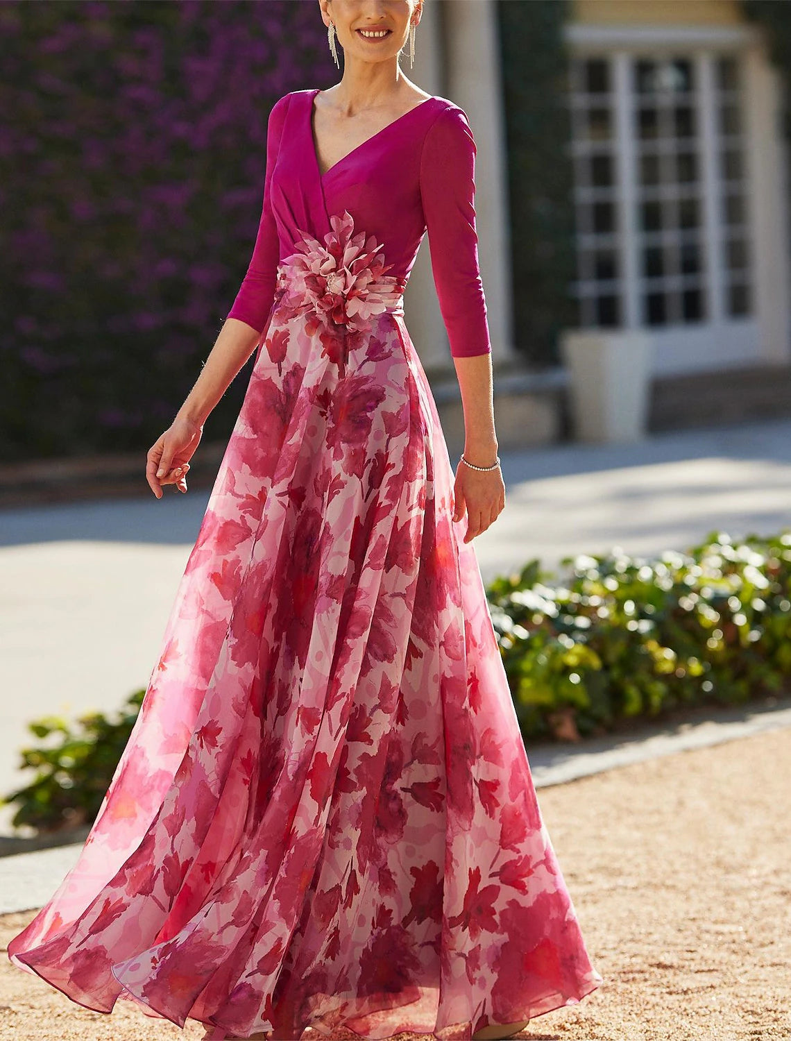 Abito da cerimonia per la madre della sposa a trapezio, in stile Kentucky Derby, elegante, in chiffon, con scollo a V, lunghezza al pavimento, maniche a 3/4 e fiori