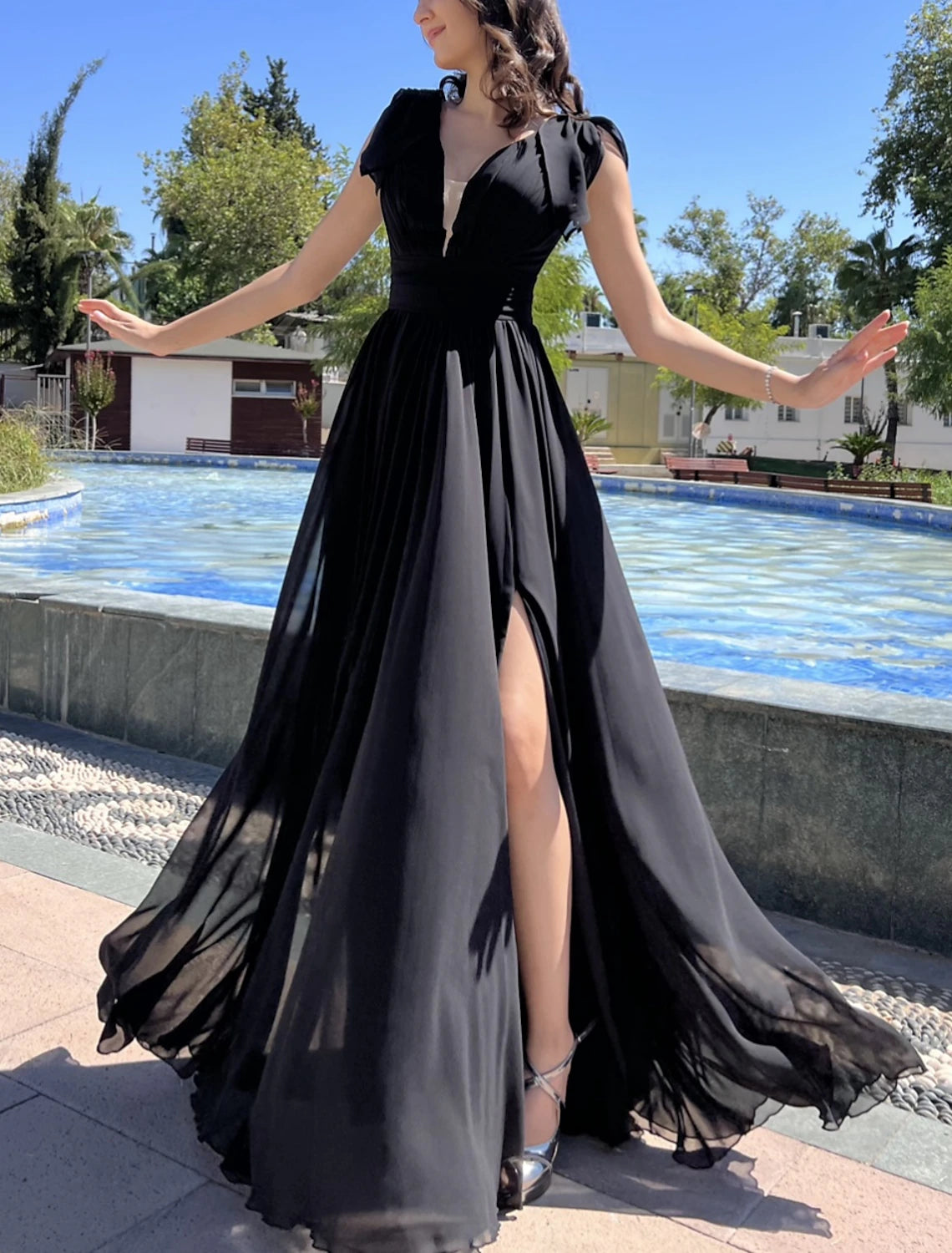 Abiti da ballo a trapezio, eleganti, formali, lunghi fino al pavimento, senza maniche, scollo a V, in chiffon con spalline