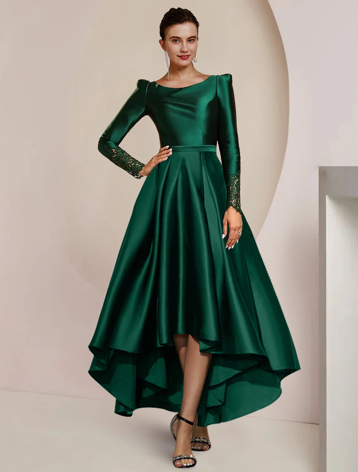 Abito da cerimonia per la madre della sposa, a trapezio, elegante, con scollo a barchetta, asimmetrico, lunghezza tè, in raso e pizzo, a maniche lunghe con pieghe