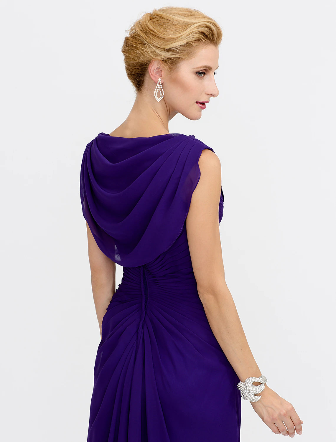 Vestido de madre de la novia con corte tubo/columna, con bloques de color, cordones, cuello vuelto, largo hasta los tobillos, de gasa charmeuse, sin mangas, con cuentas entrecruzadas