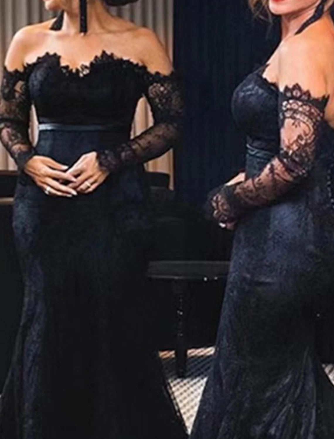 Abito da sera a sirena/tromba, lungo, formale, da sposa, con strascico a cappella, maniche lunghe, spalle scoperte, in pizzo con bottoni applicati