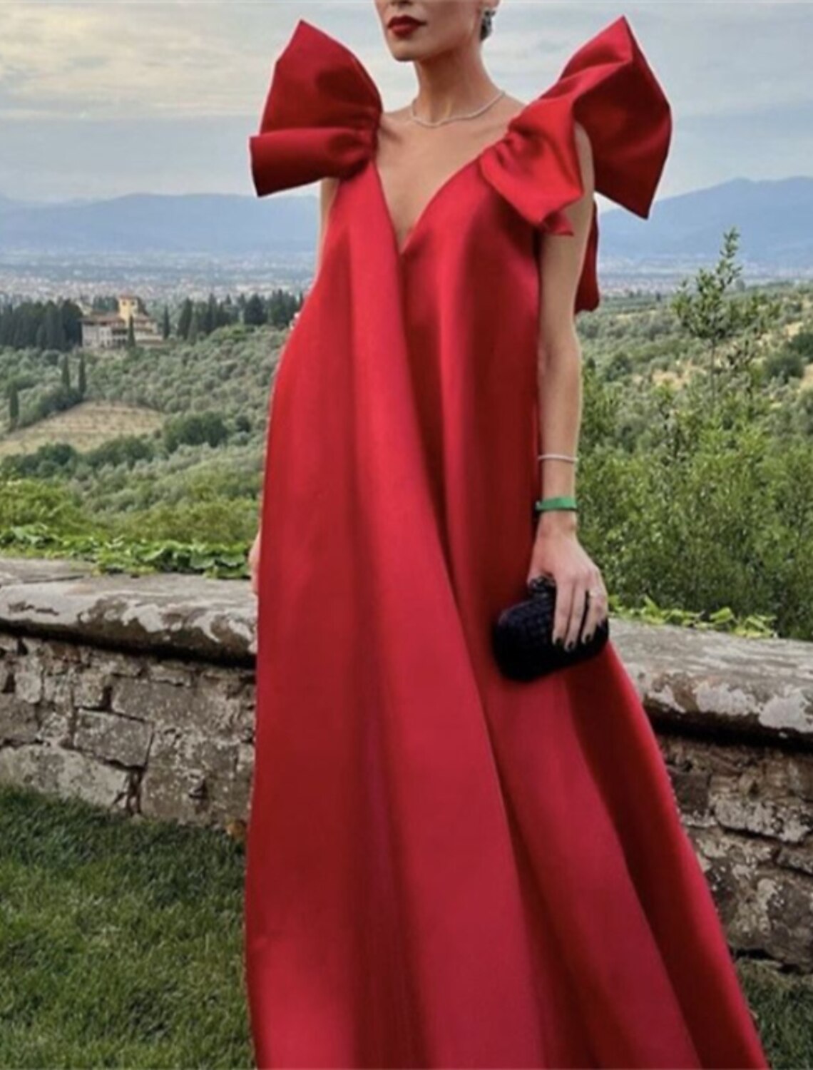 Abito da sera a trapezio, abito da festa, abito rosso verde, formale, da sposa, con strascico a ruota, senza maniche, scollo a V, charmeuse con pieghe