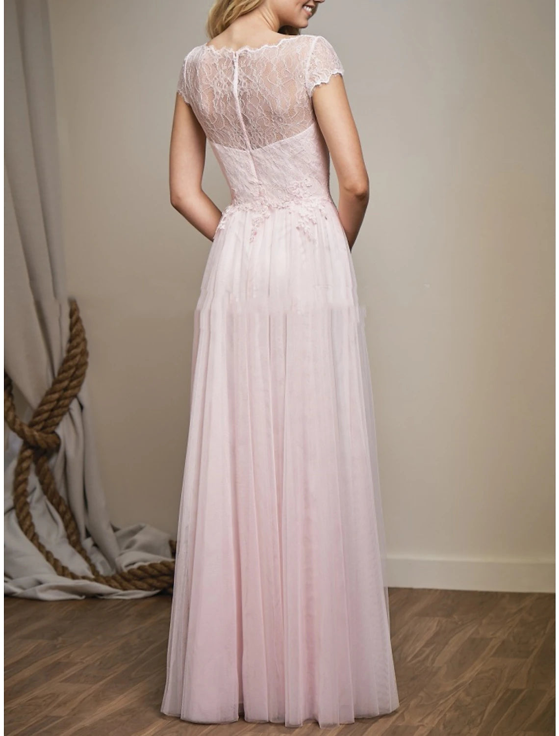 Abito da damigella d'onore a trapezio, scollo a V, manica corta, elegante, lunghezza pavimento, in tulle con pizzo/arricciature