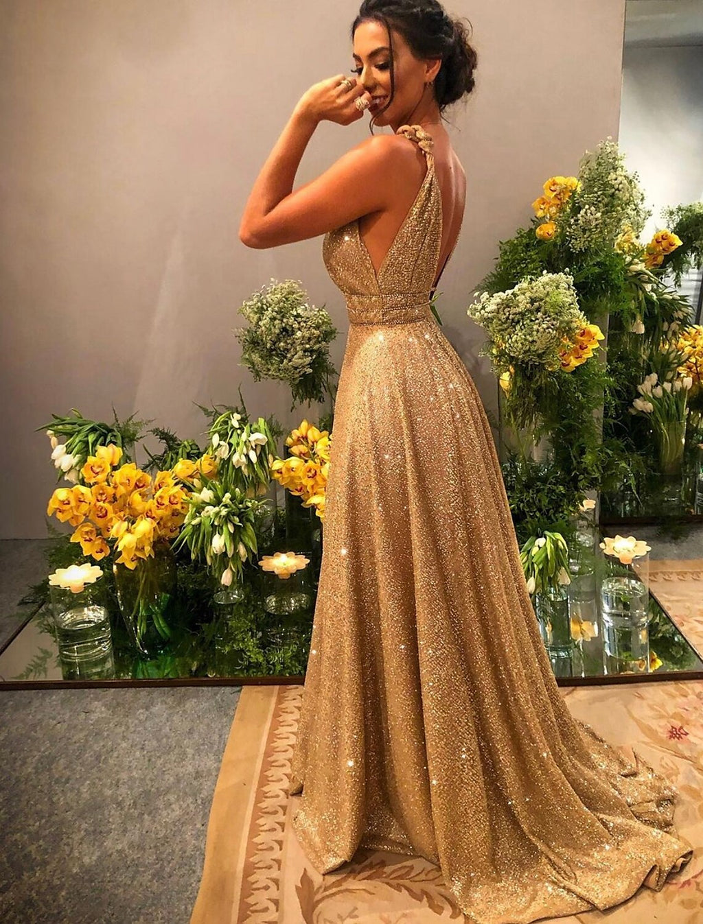 Abiti da ballo a trapezio, abito scintillante, abito da sera, abito da festa formale, strascico a ruota, senza maniche, spalline sottili, raso, senza schienale con strass