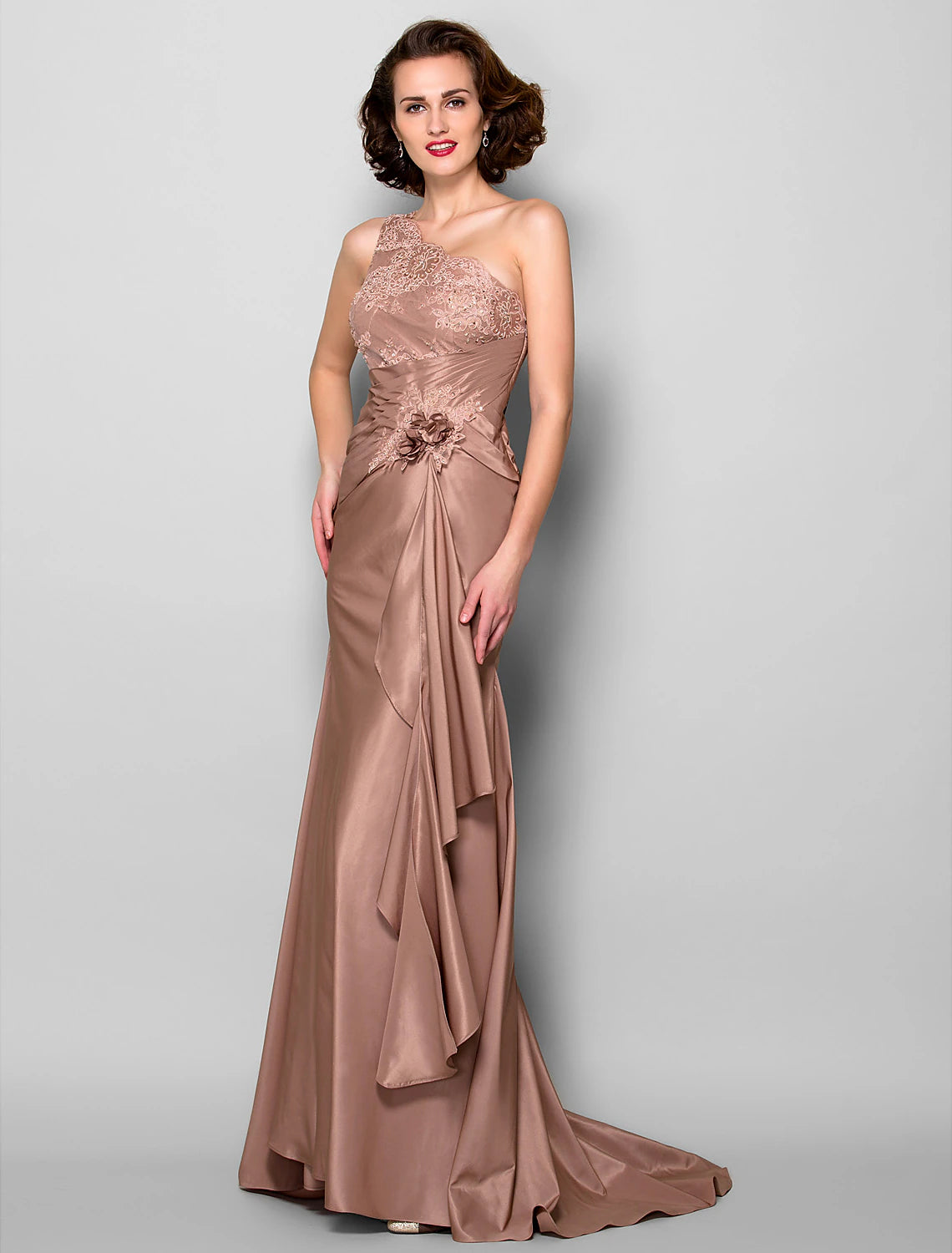 Vestido de sirena/trompeta para madre de la novia, floral, de un solo hombro, con cola larga y encaje de tafetán, sin mangas y con flores