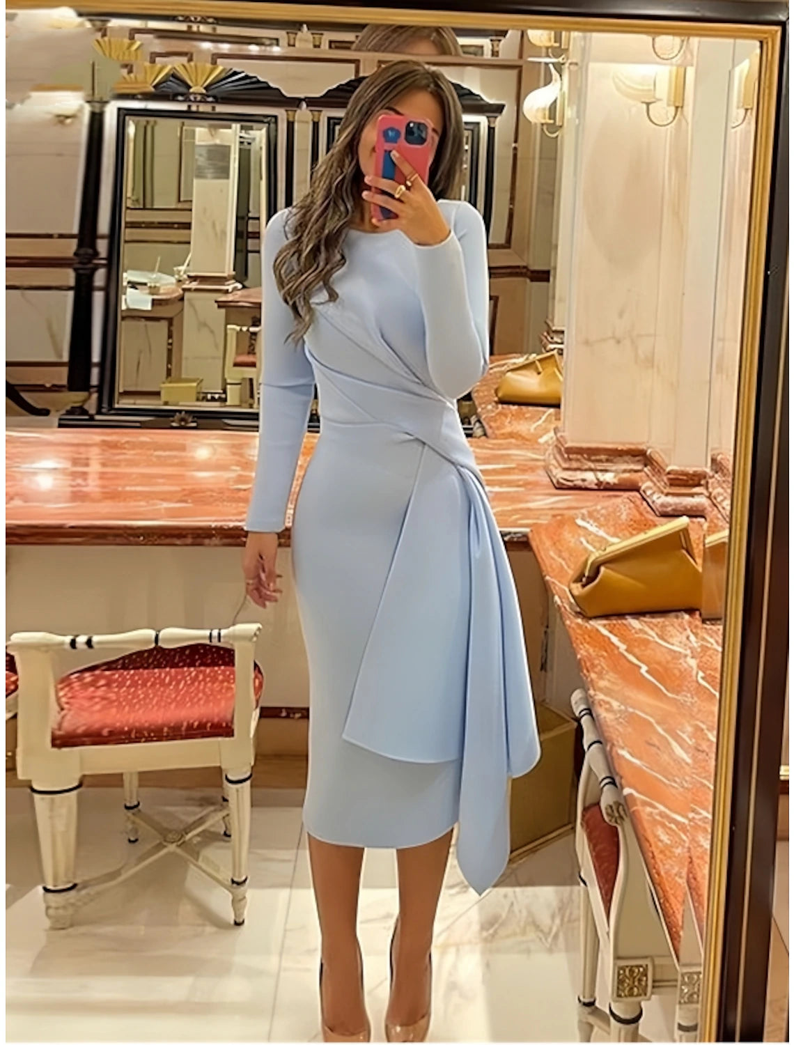 Vestidos de cóctel de corte tubo/columna, elegantes, formales, de otoño, hasta la rodilla, manga larga, cuello joya, tela con pliegues y fruncido.