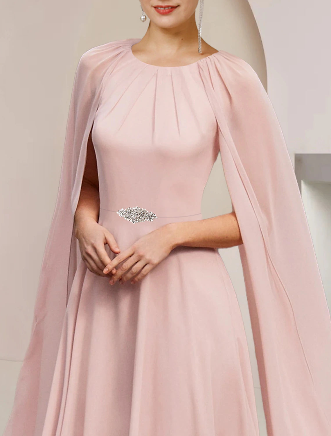 Abito da cerimonia per la madre della sposa, a trapezio, elegante, in chiffon, senza maniche, con scollo a barchetta e spilla di cristallo, lunghezza tè