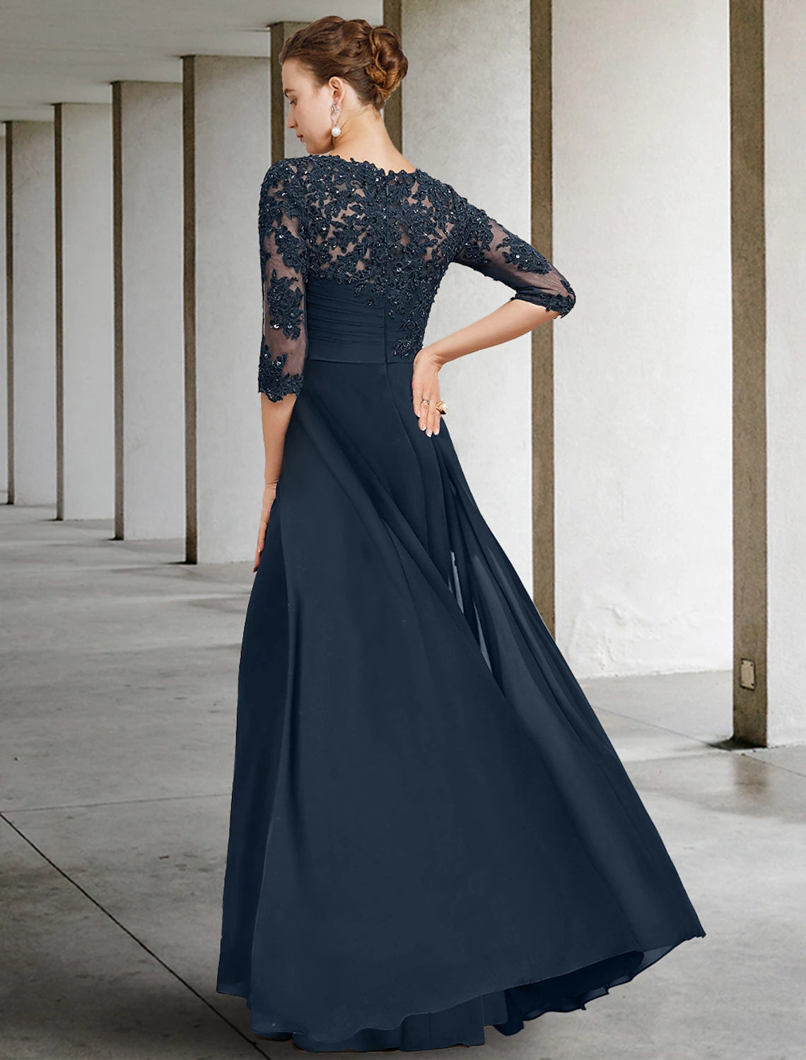 Abito da cerimonia per la madre della sposa, a tubino, elegante, con scollo a gioiello, lunghezza al pavimento, in chiffon, pizzo, mezza manica, con arricciature in paillettes, tinta unita