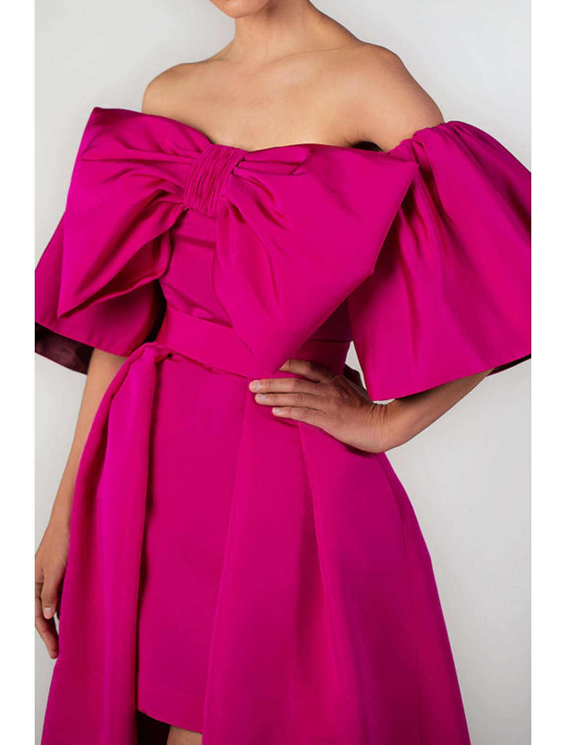 Abito da sera a trapezio, elegante, da sposa, cocktail party, lungo fino al pavimento, manica corta, spalle scoperte, taffetà staccabile con fiocco/i, gonna sopra