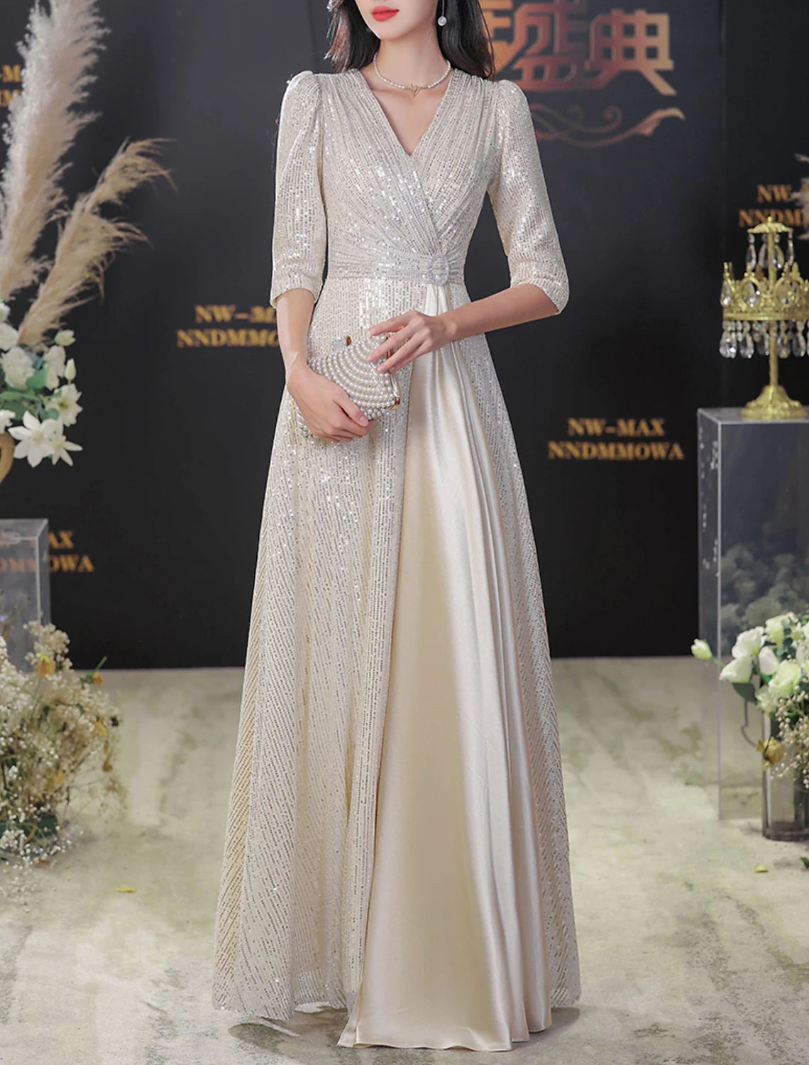 Abito da sera a trapezio, elegante, da invitata a nozze, da ballo, lungo fino al pavimento, con mezza manica, scollo a V, paillettes, frange glitterate e nappe