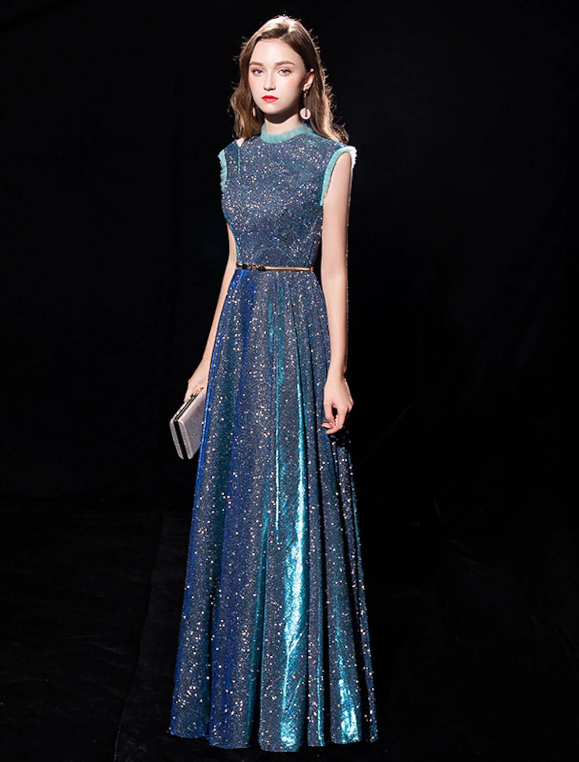 Abito da sera formale elegante a trapezio, scintillante e brillante, con collo alto, senza maniche, lunghezza pavimento, in tulle con fascia/nastro