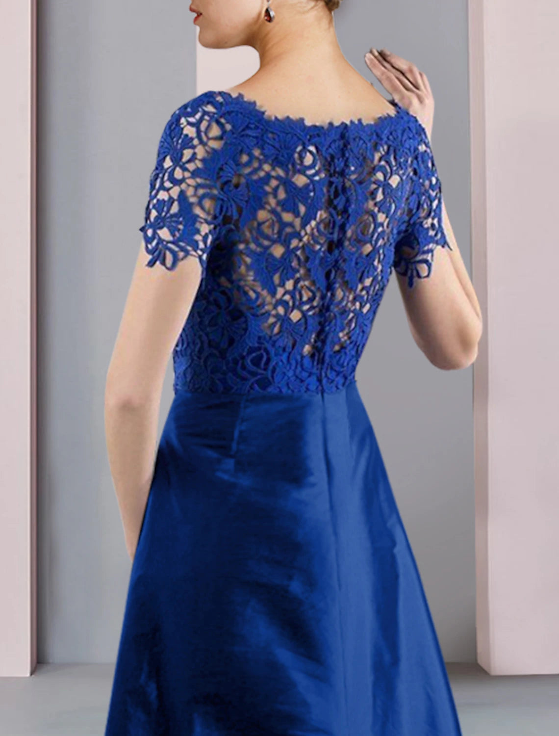 Vestido de madre de la novia de dos piezas, estilo tubo/columna, formal, para iglesia, elegante, desmontable, escote redondo, largo hasta la rodilla, encaje, tafetán, manga corta con lazo(s), broche de cristal