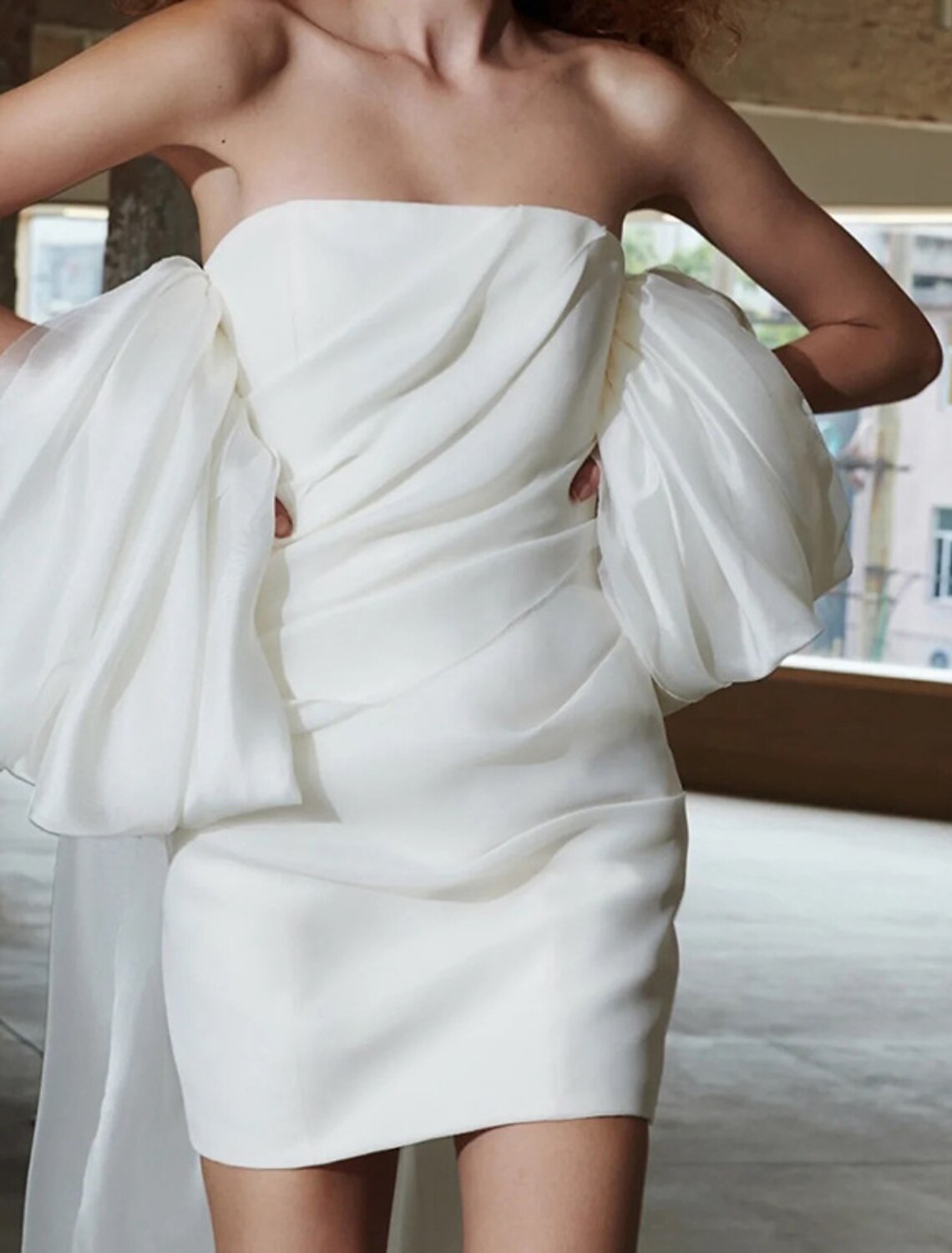 Abiti da ballo a tubino / a colonna, abitini bianchi, abiti da festa, cocktail party, corti / mini, maniche corte, spalle scoperte, tulle con fiocco/i