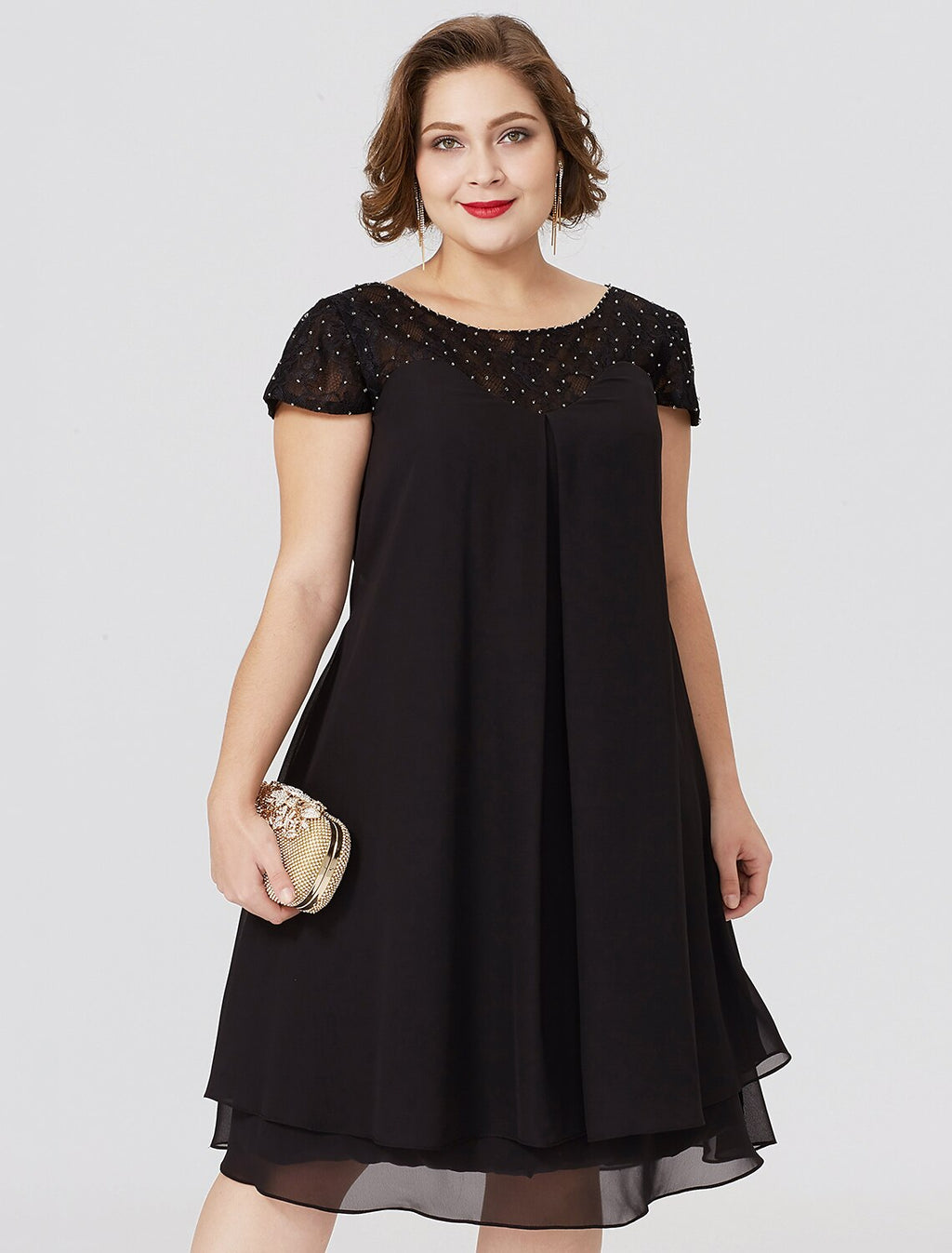 Vestido de madre de la novia con corte tubo/columna, formal, negro, talla grande, transparente, cuello joya, largo hasta la rodilla, gasa, encaje, manga corta, sin pliegues, con inserción de encaje y abalorios