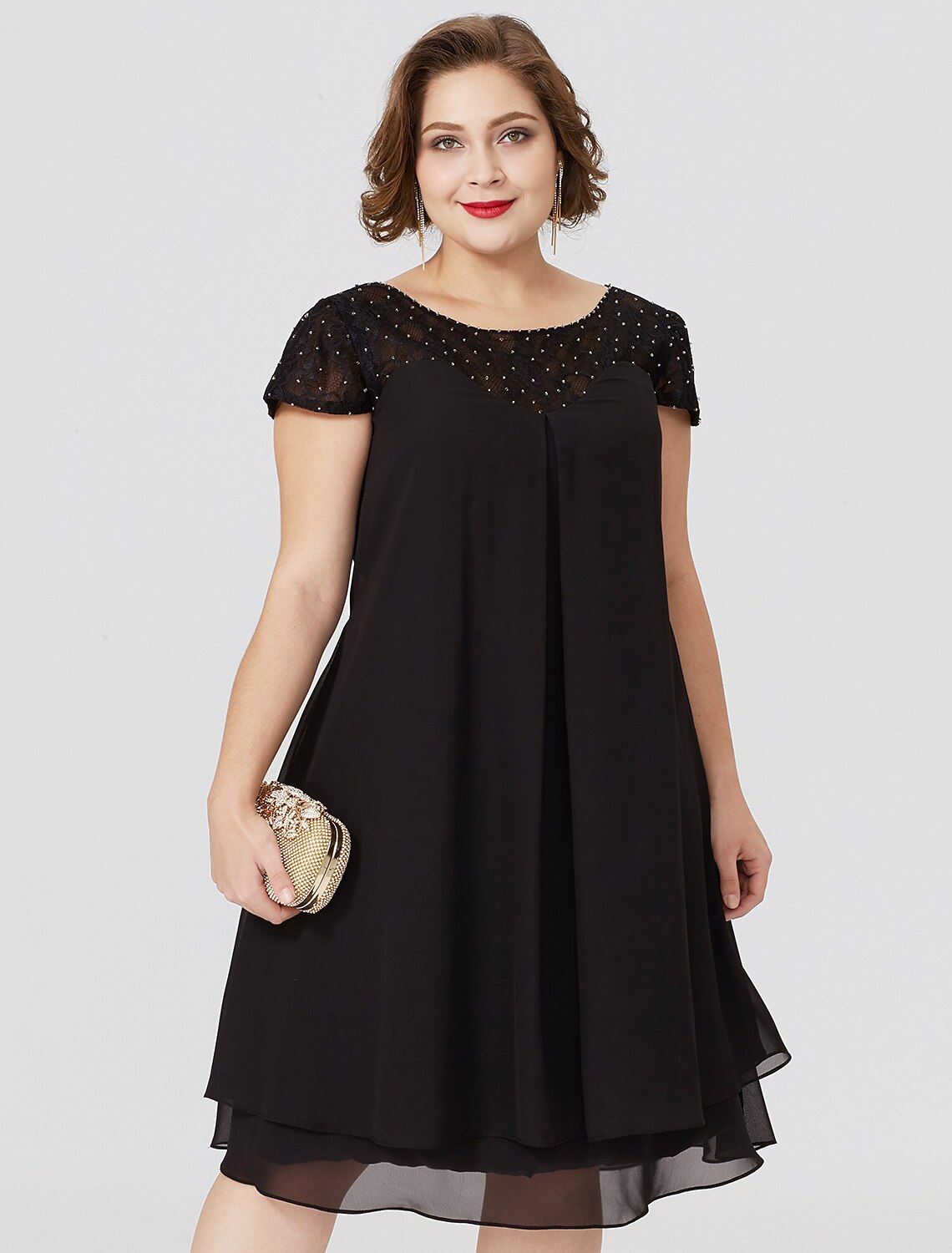 Vestido de madre de la novia con corte tubo/columna, formal, negro, talla grande, transparente, cuello joya, largo hasta la rodilla, gasa, encaje, manga corta, sin pliegues, con inserción de encaje y abalorios