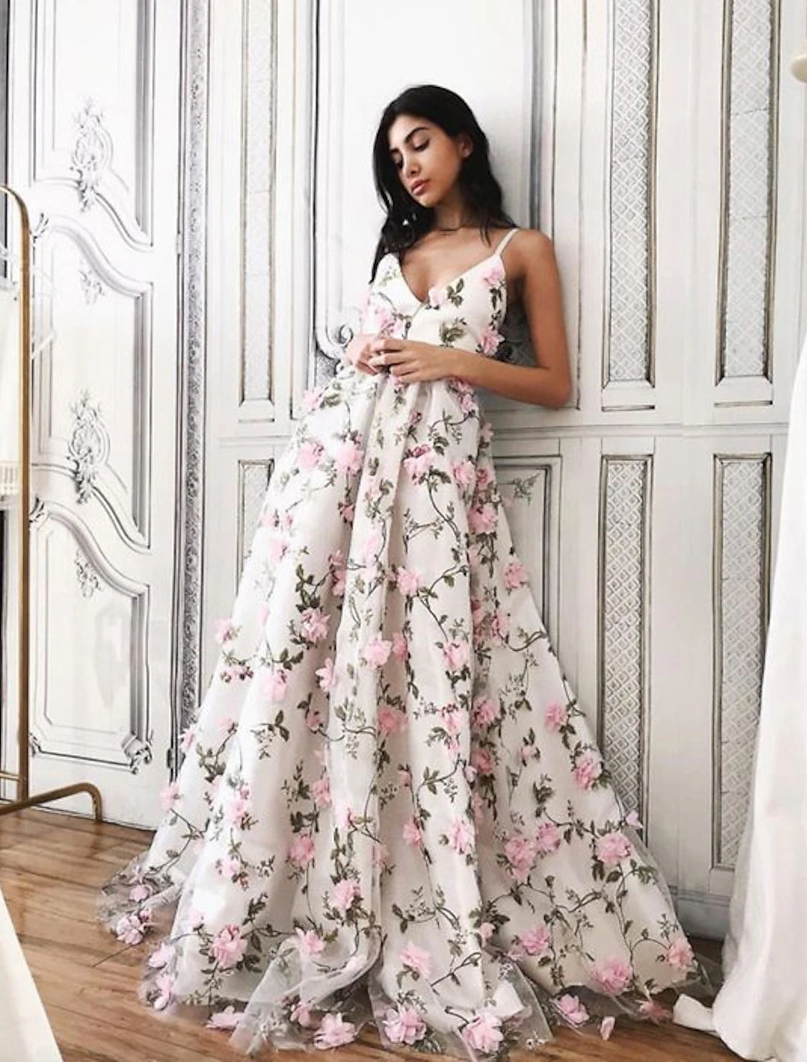 Elegant Ivory Tulle A-Line V-Neck Bridesmaid Dress with 3D Floral Appliques