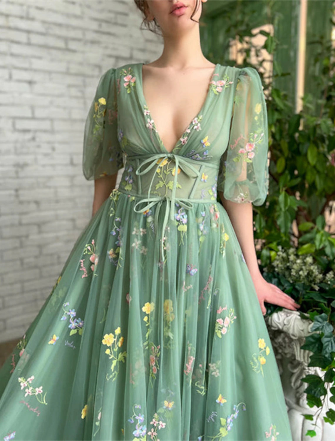 Abiti da ballo a trapezio, eleganti, da invitare a nozze, da indossare durante la festa di nozze, lunghi fino al pavimento, a maniche corte, con scollo a V, in pizzo, con applicazioni e spalline.