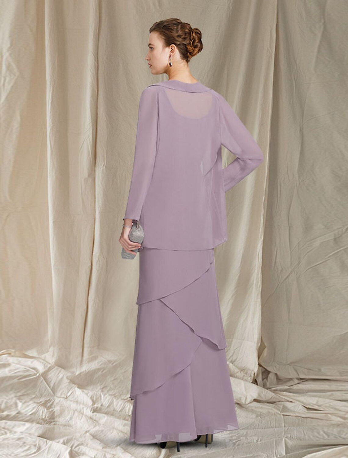 Vestido de madre de la novia de dos piezas, elegante, de corte tubo/columna, escote redondo, largo hasta el suelo, de gasa, sin mangas, cruzado, con cuentas y volantes en cascada.