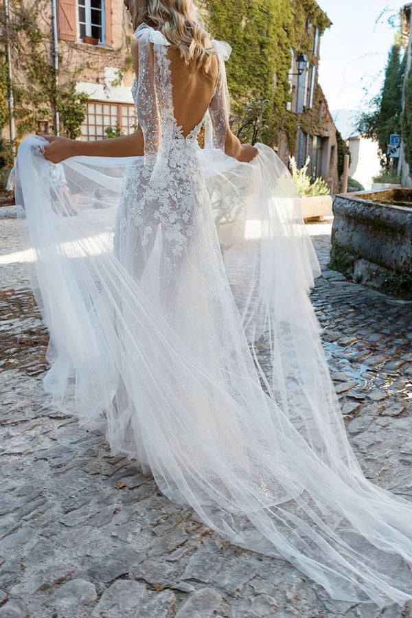 Abito da sposa in stile bohémien con scollo a V, illusione a trapezio, pizzo, spacco