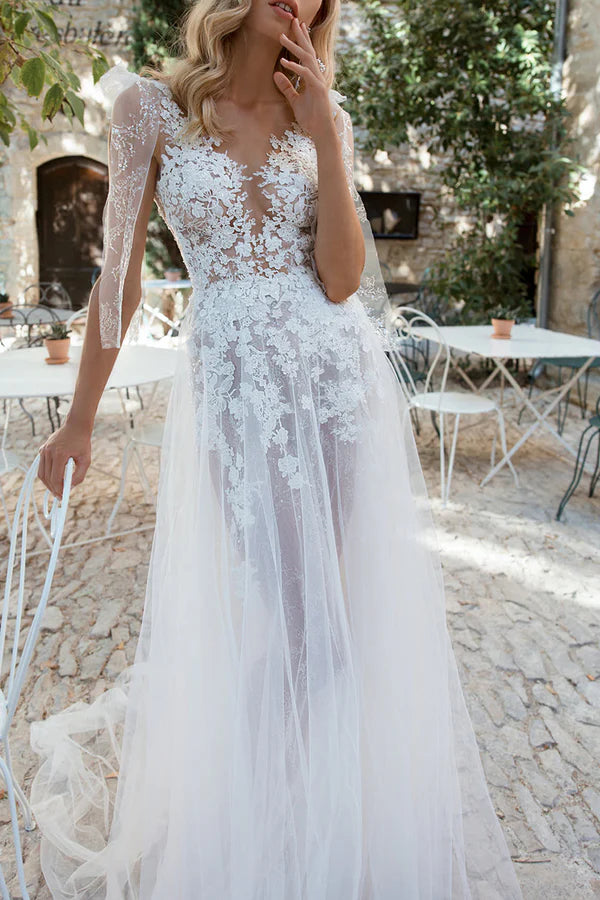 Abito da sposa in stile bohémien con scollo a V, illusione a trapezio, pizzo, spacco