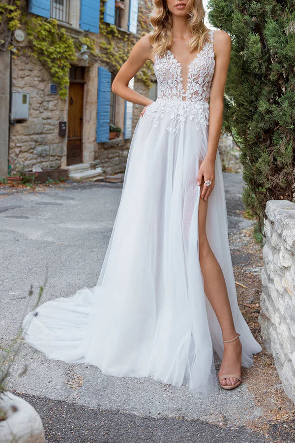 Vestido de novia bohemio con escote en V y apliques de encaje de fantasía