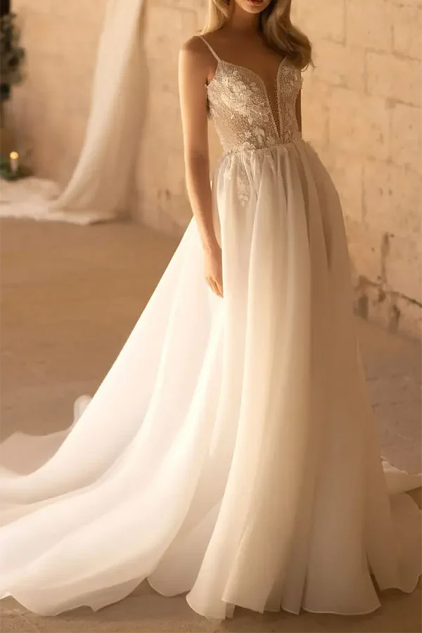 Abito da sposa in stile rurale con scollo a V e illusione a trapezio, adesivo 3D