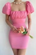Vestido de fiesta corto de manga corta con corte tubo/columna y corte cuadrado