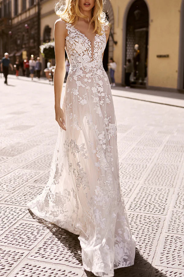 Vestido de novia romántico de cuerpo entero de encaje Illusio con escote en V estilo bohemio