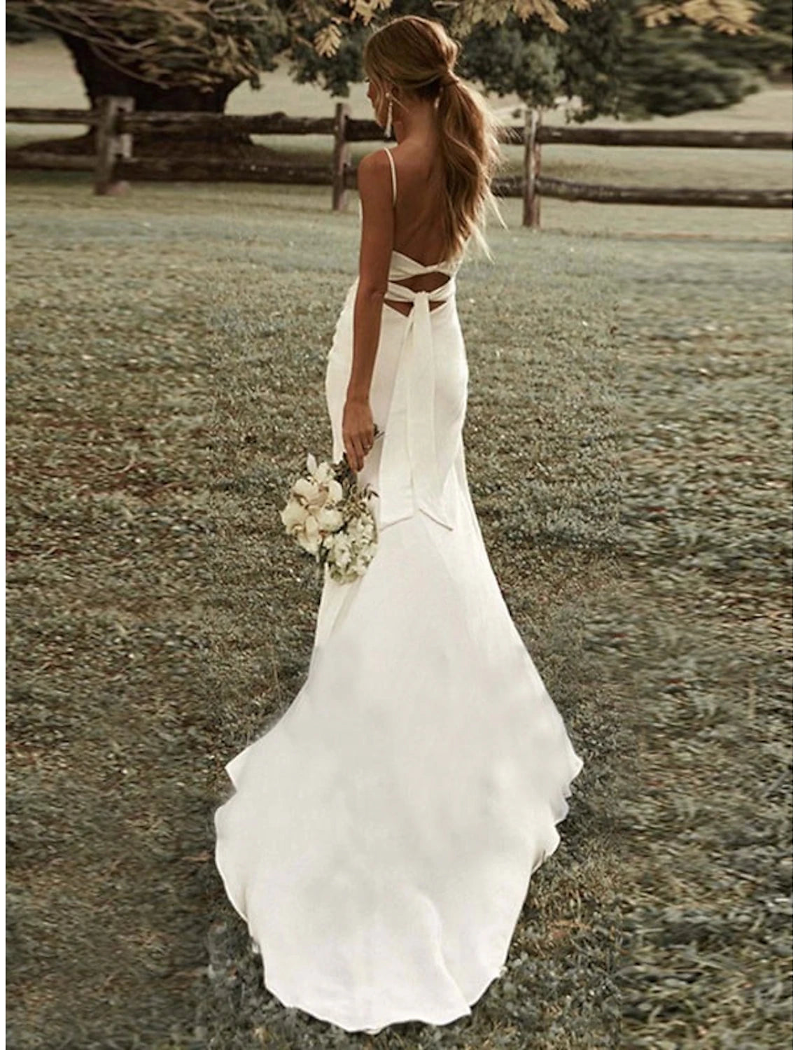 Vestidos de novia casuales sexis de playa, corte tubo/columna, camisola cuadrada, tirantes finos, cola larga/cepillo, vestidos de novia de tela con abertura frontal fruncida