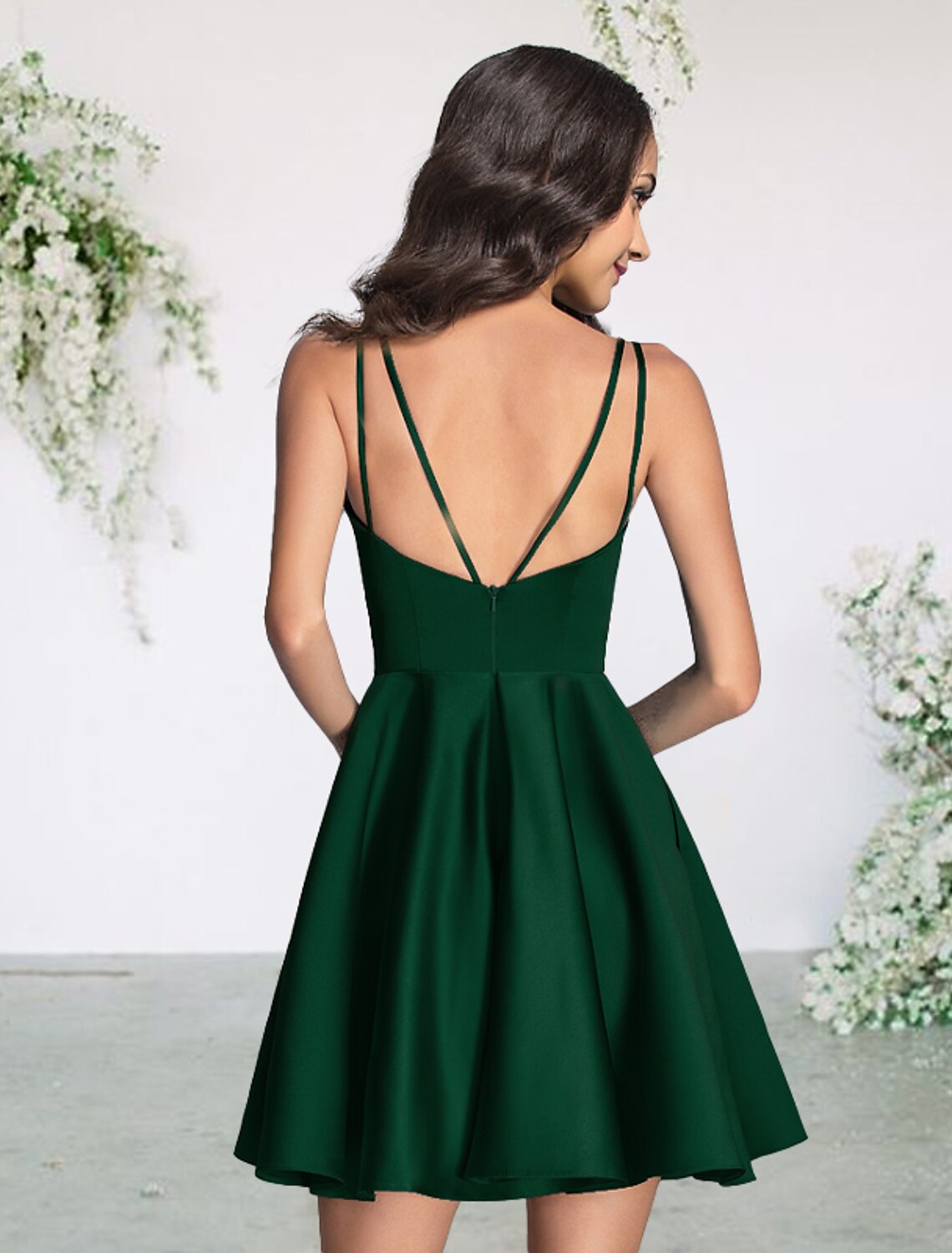 Abito da damigella d'onore a trapezio, scollo a V, senza maniche, corto/mini, sexy, in raso con pieghe