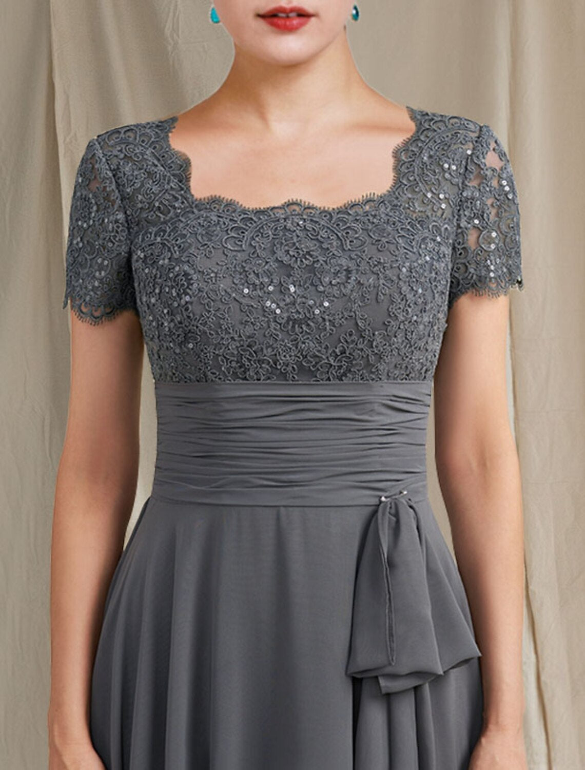 Abito da madre della sposa a trapezio, elegante, taglie forti, scollo quadrato, lunghezza pavimento, chiffon, pizzo, maniche corte, con pieghe e applicazioni di paillettes